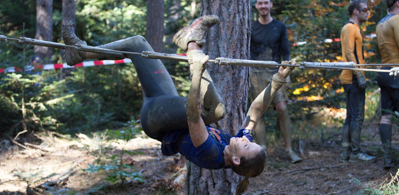 Heute.at - Dirtrun: Heute hupft in Brand-Laaben in Gatsch