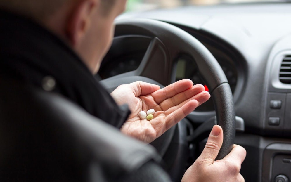 Ein Drogentest beim Lenker verlief positiv. Ihm wurde der Probeführerschein abgenommen.