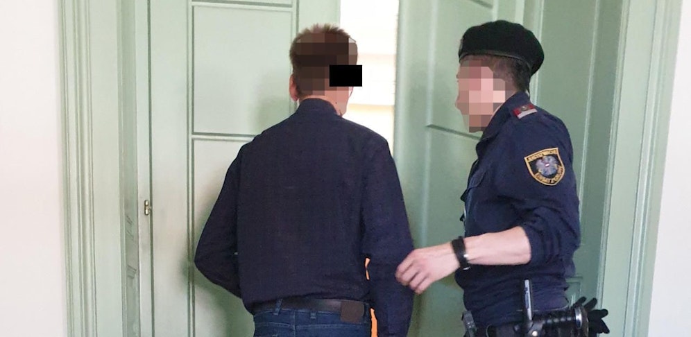 Angeklagter (l.) musste sich am Montag vor Gericht verantworten.