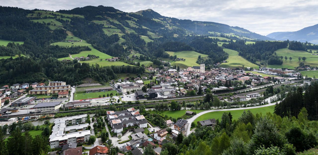 Heute.at - Frau bedroht Gemeinde-Mitarbeiter mit Waffe