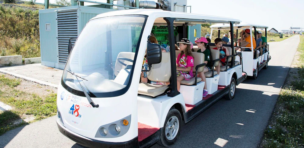 Rundfahrt mit dem Bummelzug um die Deponie Rautenweg.