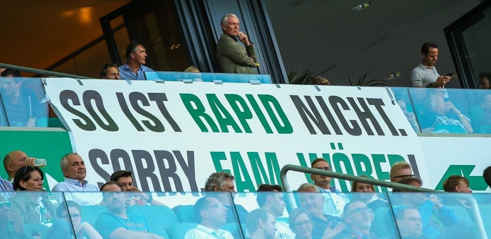 Das Rapid-Transparent in der VIP-Loge beschäftigt Rapid immer noch.