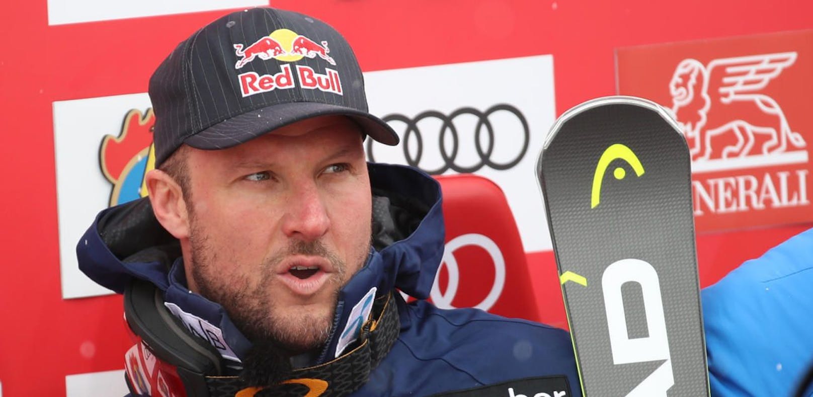 Ski-Star Svindal muss Red-Bull-Helm abgeben