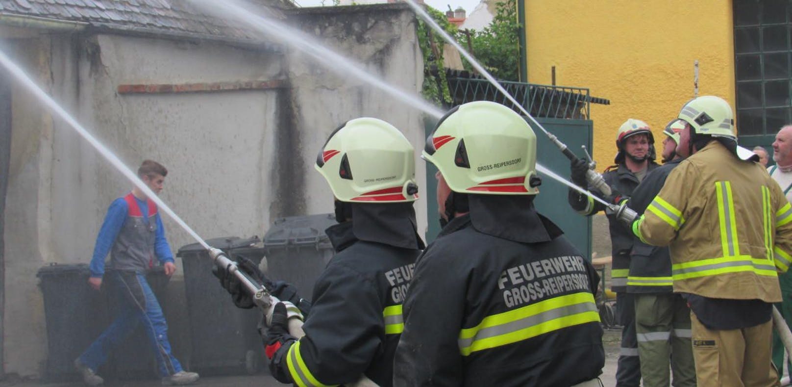 Explosion durch Rauchgas: Floriani bei Brand verletzt