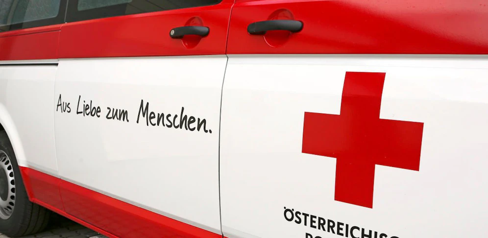 Per Rettungswagen wurde die Frau ins Spital gebracht.