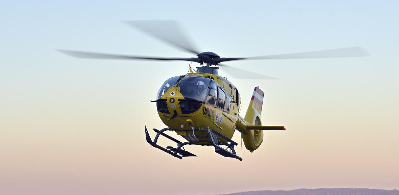 Heute.at - Frau (47) stürzte 3,5 Meter ab, knallte auf Betonboden