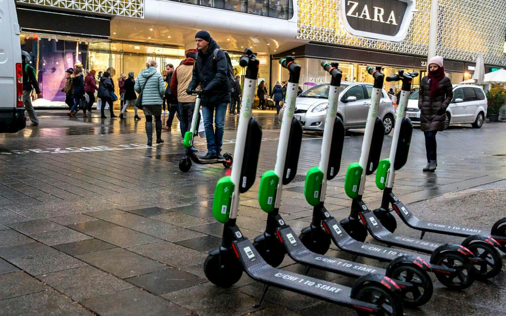 Ab Freitag rollen die E-Scooter auch durch Linz.