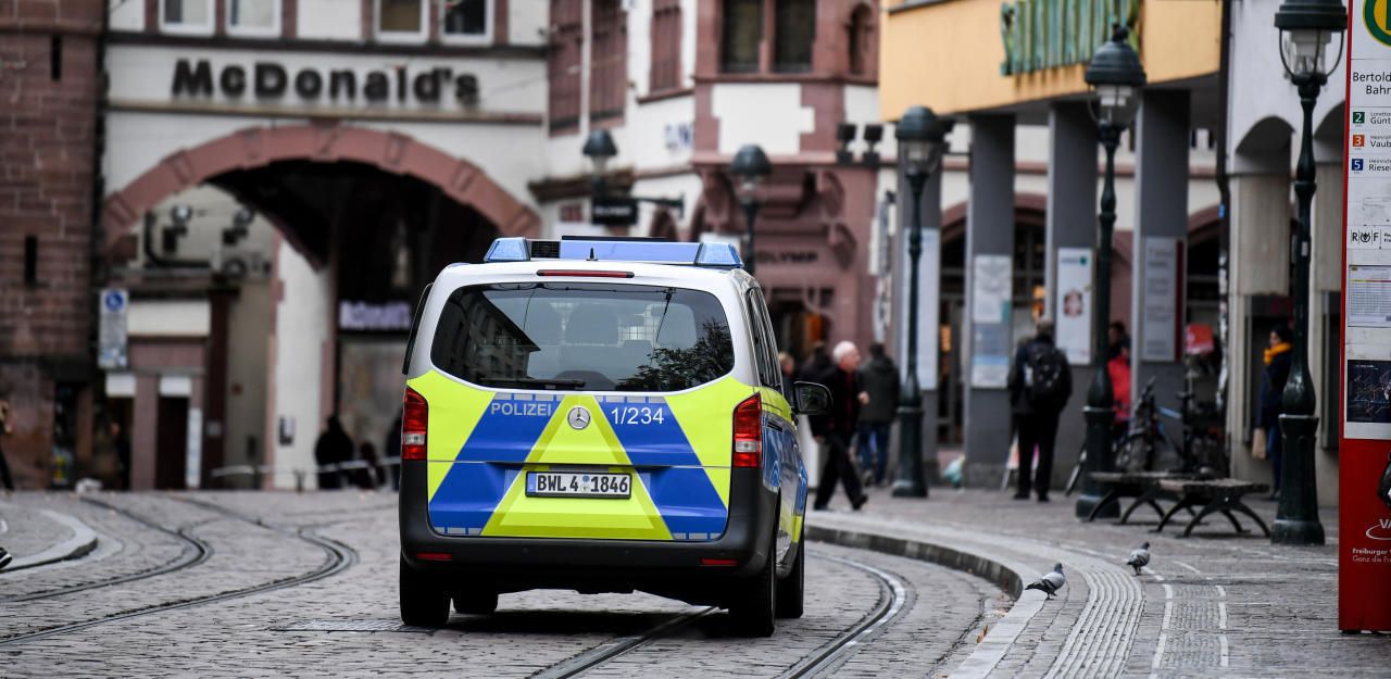 Heute.at - Polizei sucht nach weiteren Vergewaltigern