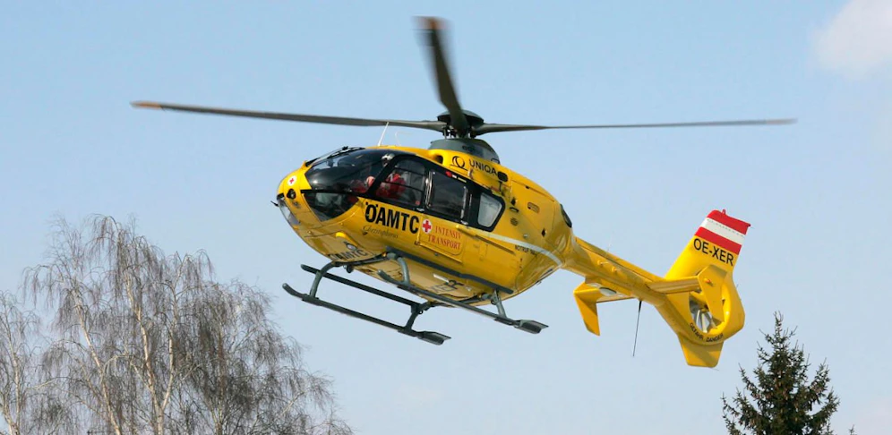 Das Mädchen wurde mit dem Notarzthubschrauber ins Krankenhaus gebracht. Symbolbild