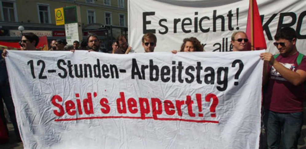 Demonstration gegen den 12-Stunden-tag