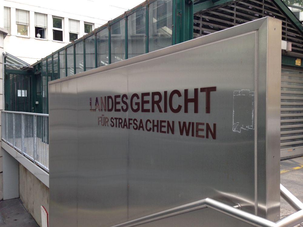 Heute.at - Polizist wegen Amtsmissbrauchs verurteilt