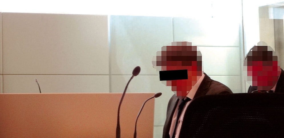 Der Angeklagte in Korneuburg auf der Anklagebank.