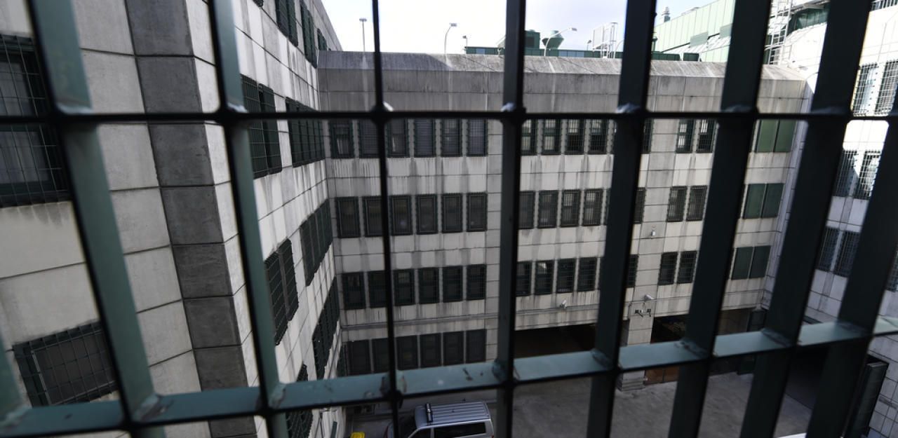  Blick in den Innenhof der Justizanstalt Josefstadt 