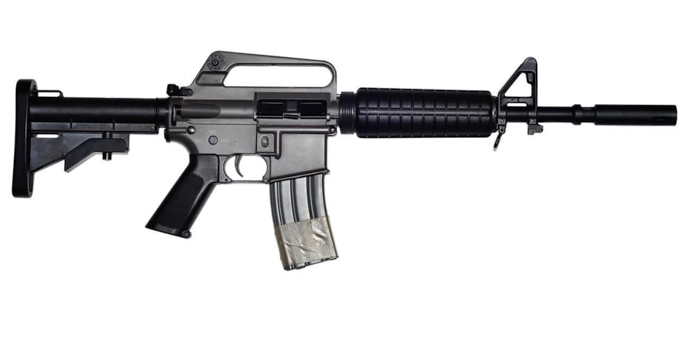 Auf den ersten Blick oft kaum zu unterscheiden: Softair-Waffen sehen echten oft täuschend ähnlich. (Symbolbild)