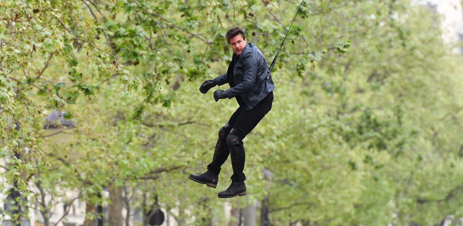 Tom Cruise hängt für neuen Film in den Seilen
