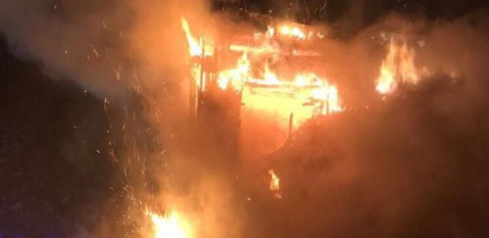 Großbrand: Haus wurde Raub der Flammen