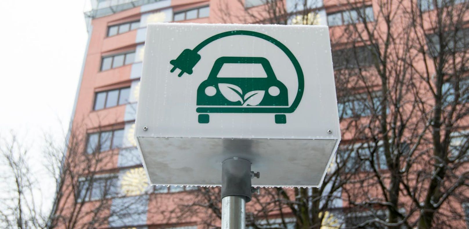 Symbolbild: Ladestation für Elektro-Autos.