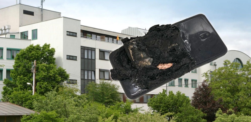 Das abgefackelte Handy und das Waidhofner Spital.