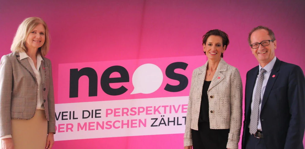 Die Neos zu Beginn des Wahlkampfes: Edith Kollermann, Listenerste Indra Collini und Helmut Hofer-Gruber (v.li.) 