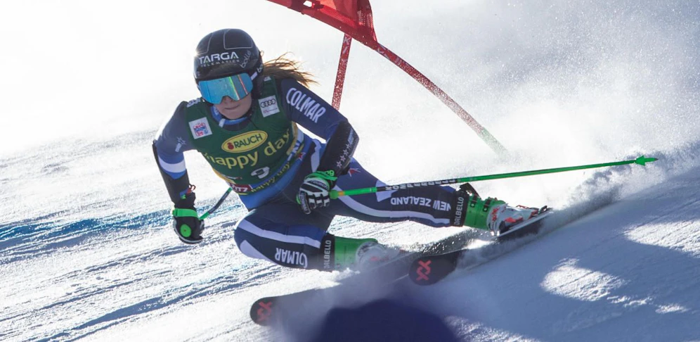 Alice Robinson fährt zu ihrem ersten Weltcup-Sieg
