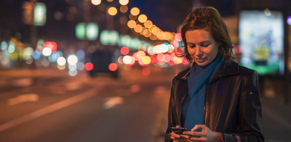 Wer in der Nacht Angst hat, alleine heim zu gehen, der kann beim Heimwegtelefon anrufen.
