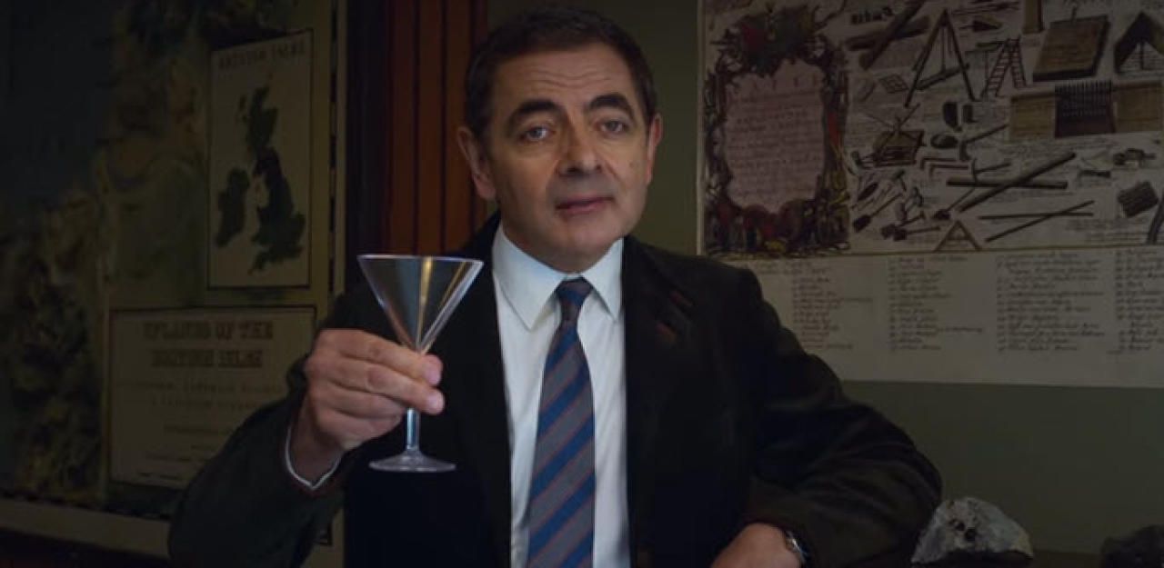 Heute.at - Johnny English bandelt mit einem echtem Bond-Girl an