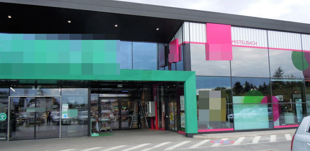 Der Bankomat im Merkur wurde geplündert.