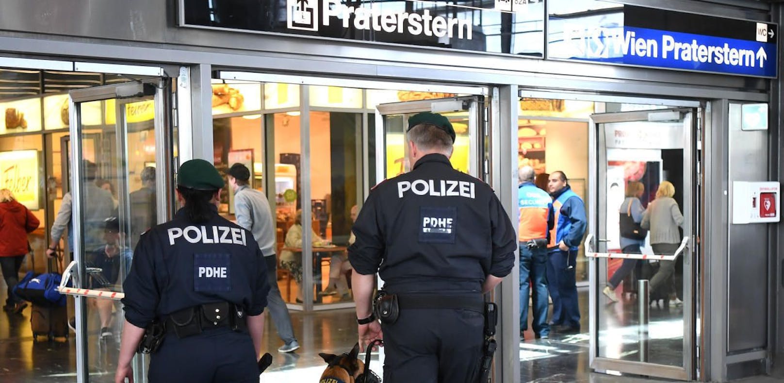 Polizisten konnten den Verdächtigen bei einer Kontrolle am Wiener Praterstern festnehmen.