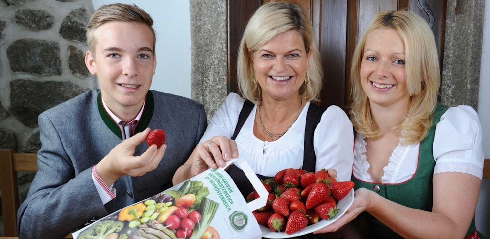 Regionale Vermarktung ist Klaudia Tanner (Mitte) vom Bauernbund ein Anliegen.