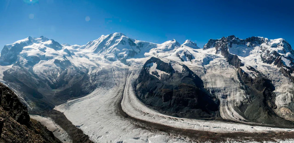 Blick auf den Monte Rosa: Hier stürzten zwei Paragleiter aus der Steiermark am Samstag in den Tod.