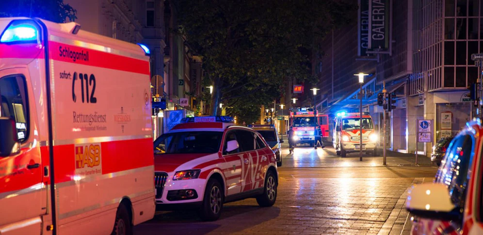 In der Nacht auf Sonntag eskalierte ein Streit zwischen zwei Gruppen junger Männer. Ein Mann erlag seinen Verletzungen