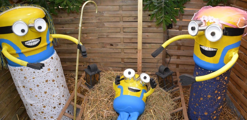 Gibt's in Freistadt zu sehen: Die Kult-Animationsfiguren "Minions" in der Krippe