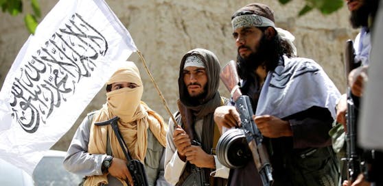 Kämpfer der Taliban im Bezirk Ghanikhel der afghanischen Provinz Nangarhar