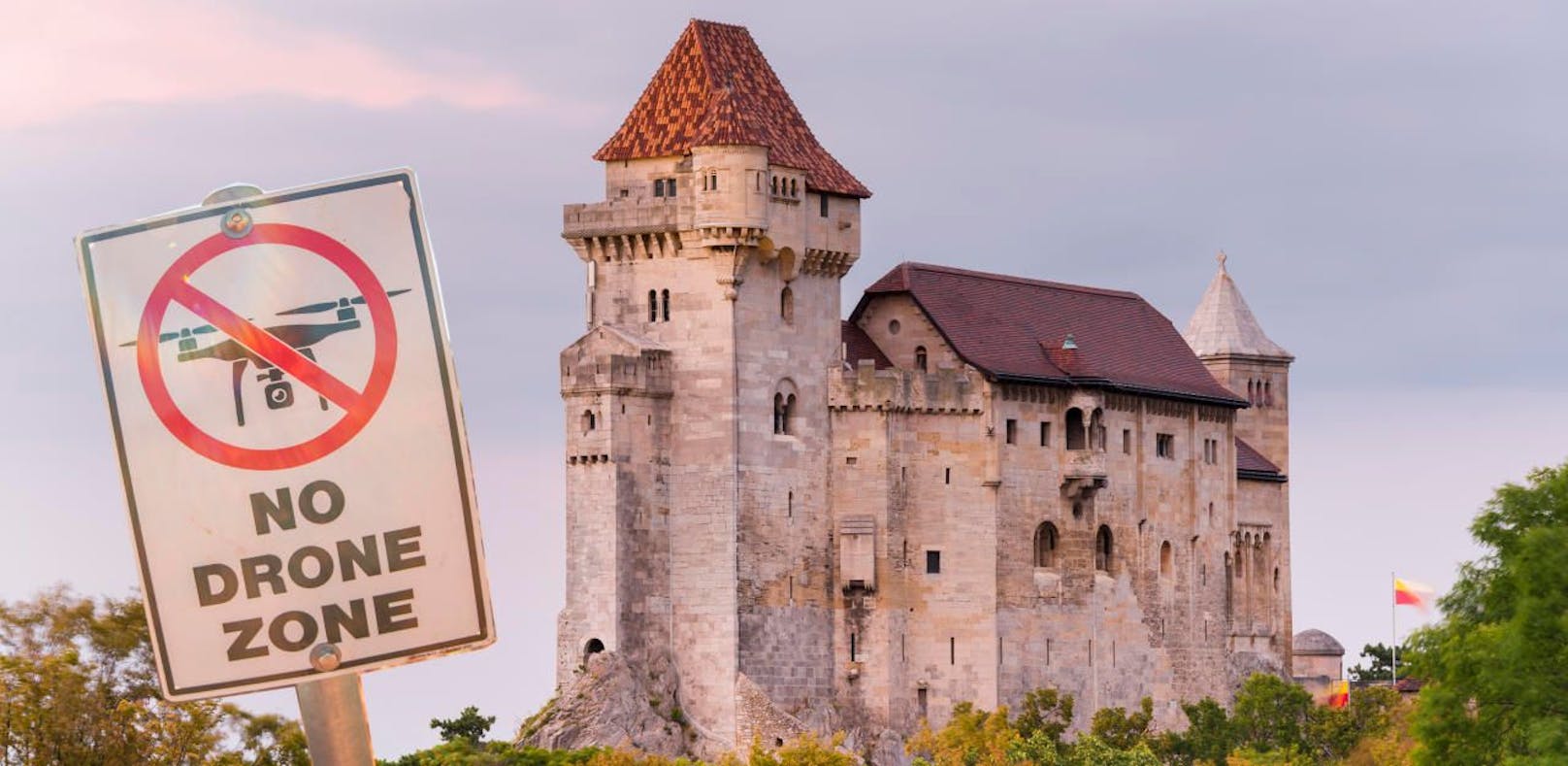 Ab sofort gilt über der Burg Liechtenstein in Maria Enzersdorf ein absolutes Drohnenflug-Verbot.
