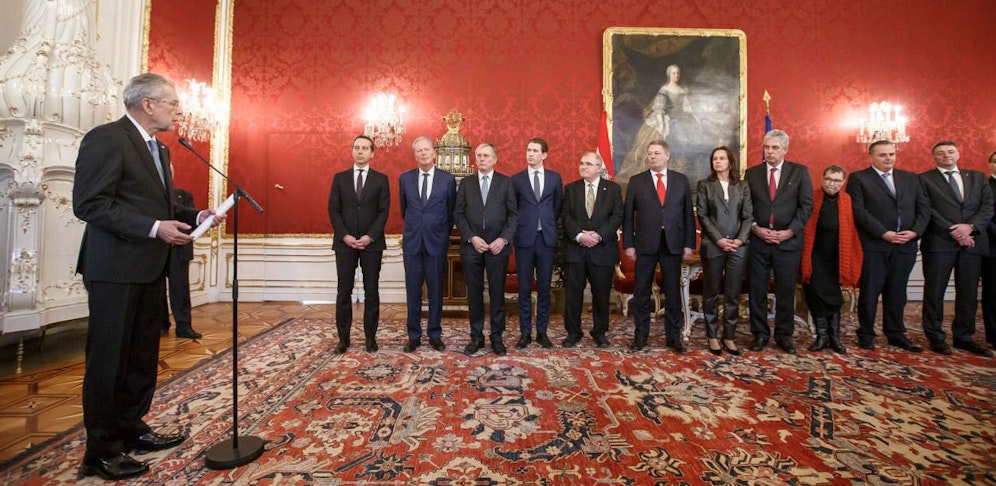 Symbolbild: Die Bundesregierung in der Präsidentschaftskanzlei