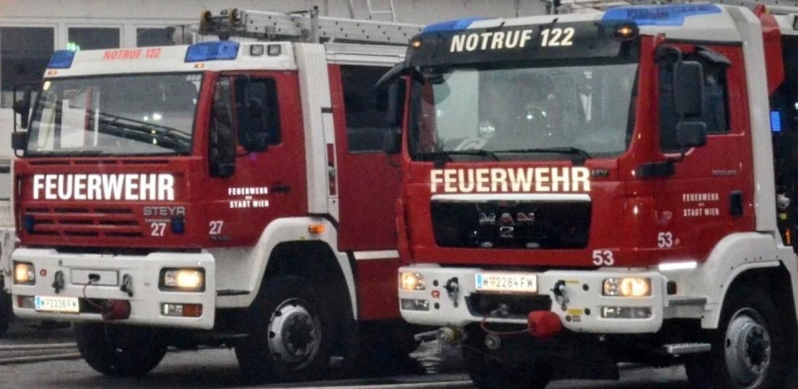 Die Wiener Berufsfeuerwehr war mit mehreren Fahrzeugen im Einsatz