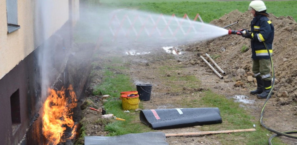 Ausströmendes Gas fing sofort Feuer.