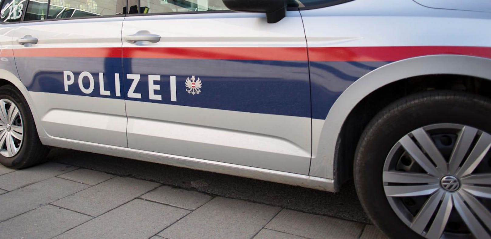Tote in Neunkirchen  die Polizei ermittelt.