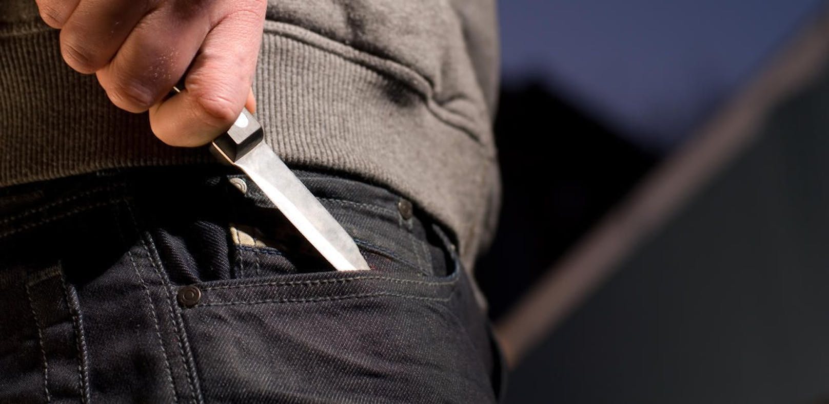 Im Streit zog ein 38-Jähriger ein Messer (Symbolbild). 