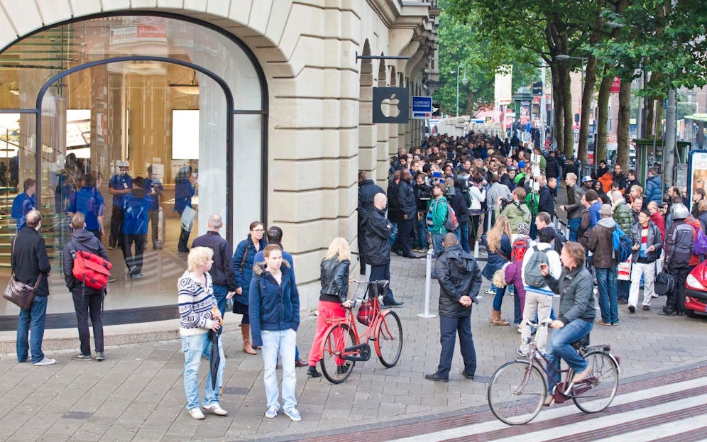 Riesen-Andrang auf den Amsterdamer Apple-Store zum Launch des iPhone 5, 2012.