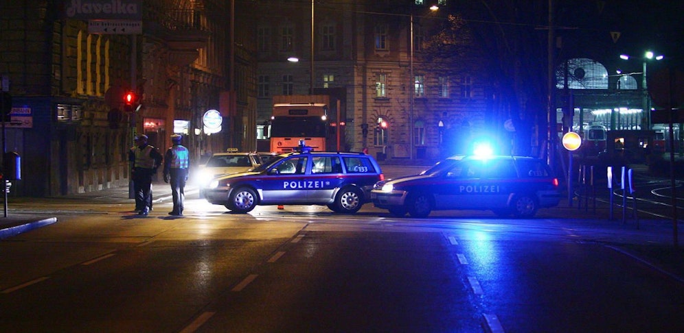 Die Suche nach dem Messerstecher läuft.