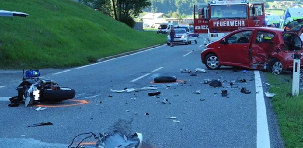 Sechs Verletzte forderte der Unfall in Reuthe.