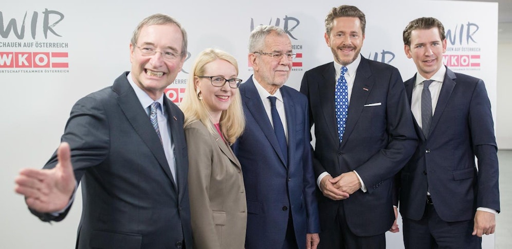 Ex-WKÖ-Präsident Christoph Leitl, Wirtschaftsministerin Margarete Schramböck (ÖVP), Bundespräsident Alexander Van der Bellen, WKÖ-Präsident Harald Mahrer und Bundeskanzler Sebastian Kurz (ÖVP).