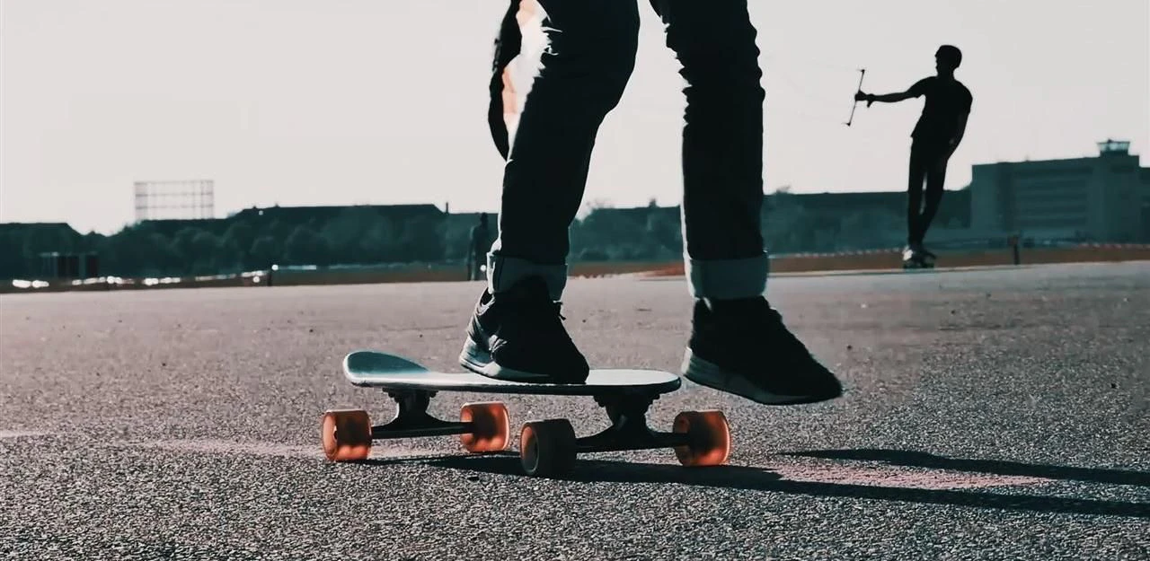 Berliner Flughafen wird zum Skater-Paradies | Heute.at