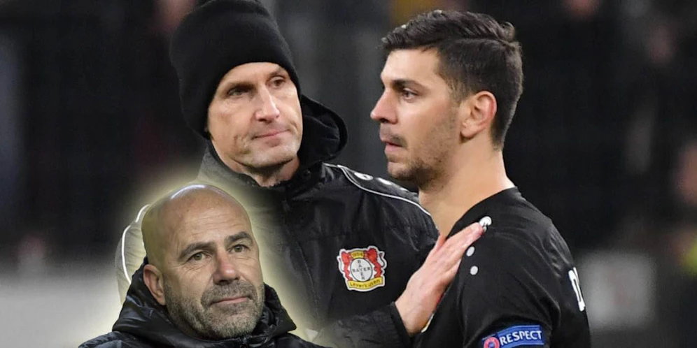 Peter Bosz (l.) wird neuer Trainer von Aleks Dragovic (r.).