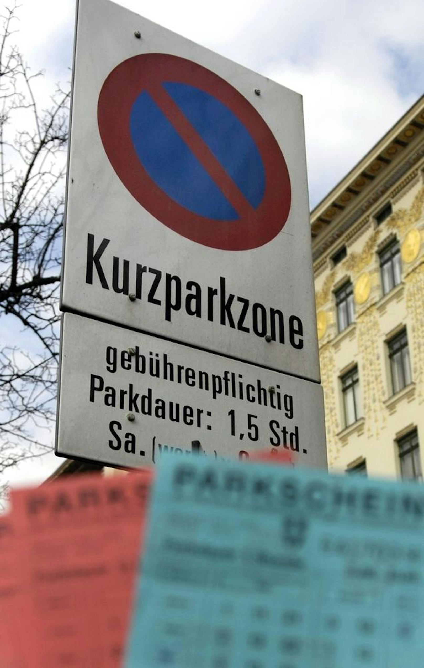 Ab 1. März 2022 wird (fast) ganz Wien zur Kurzparkzone. Die Finanzmittel für die dafür nötigen Schilder und Zusatztafeln werden morgen im Wiener Gemeinderat beschlossen.