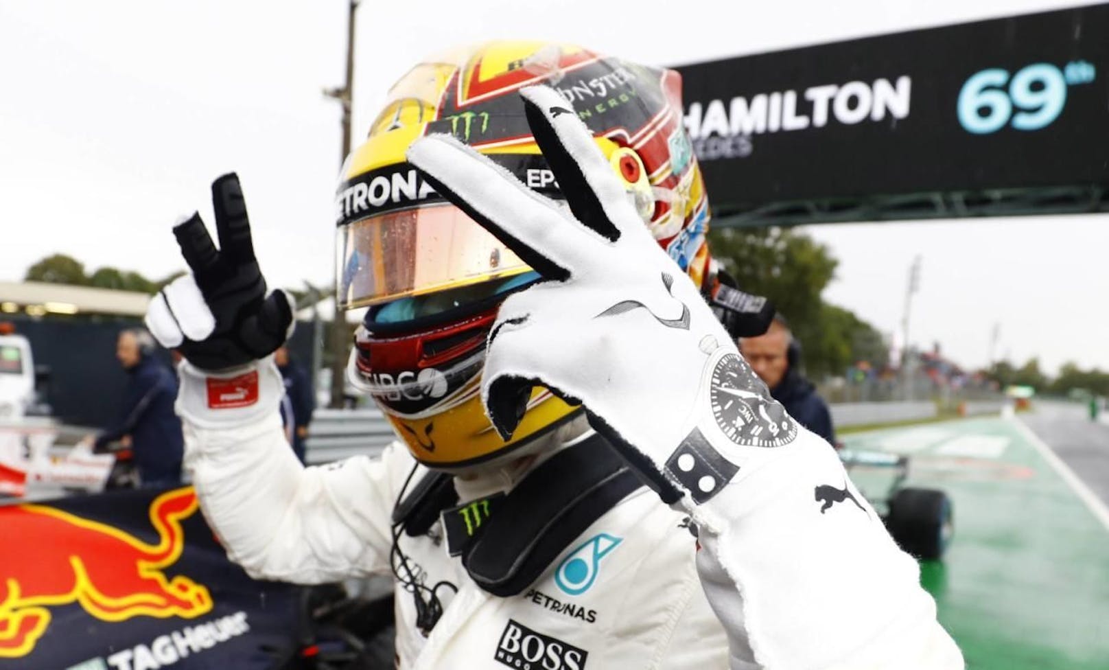 Lewis Hamilton und sein Handschuh