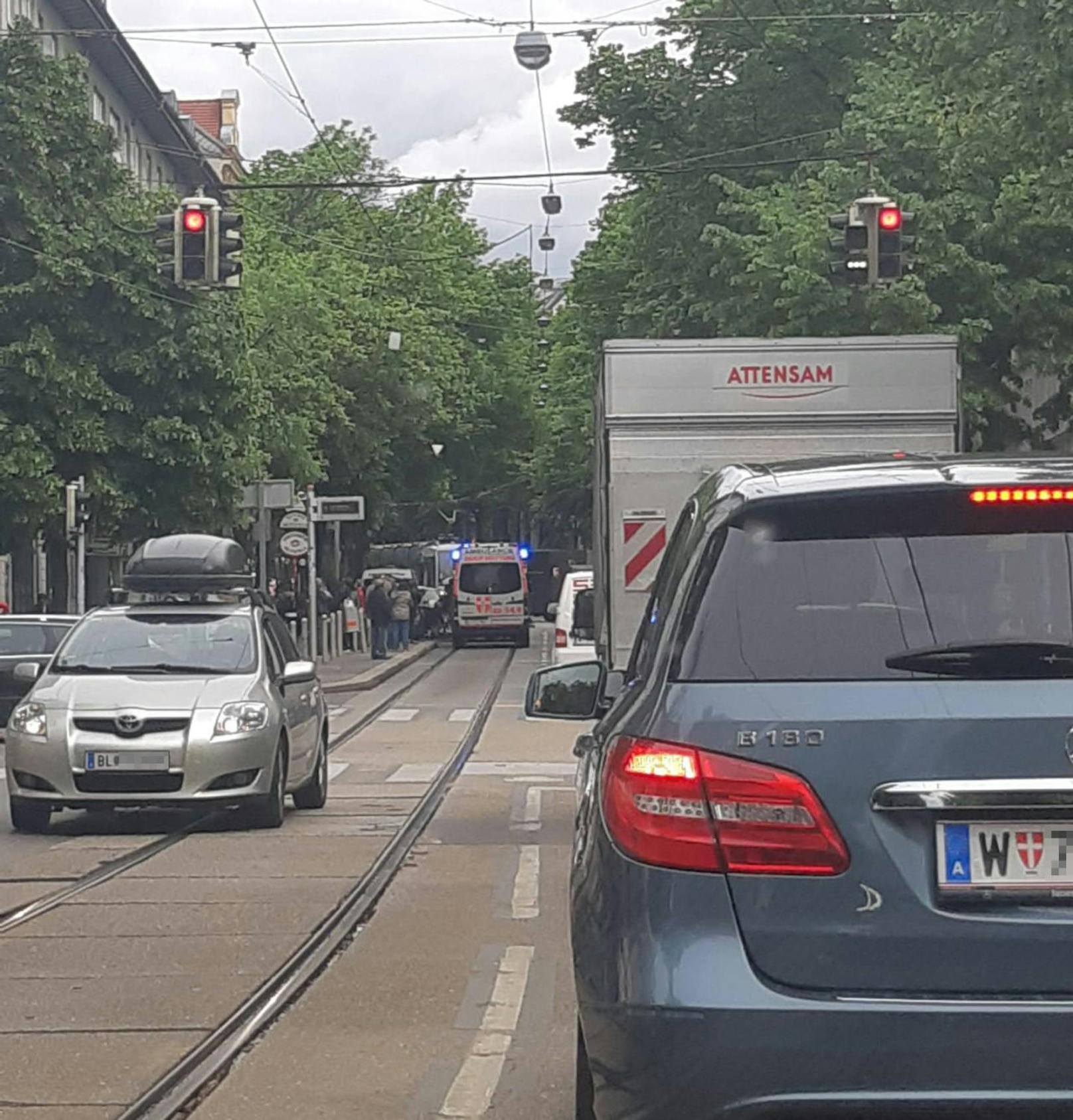 Schwerer Unfall auf der Hütteleldorfer Straße am Donnerstag.