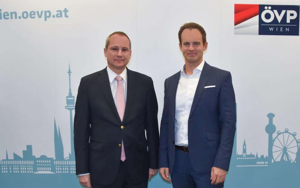 Die ÖVP kritisiert die neue Novelle zur Wiener Bauordnung. (Wohnbausprecher Wolfgang Ulm und Stadtrat Markus Wölbitsch, v.l.n.r.) (c) ÖVP Wien