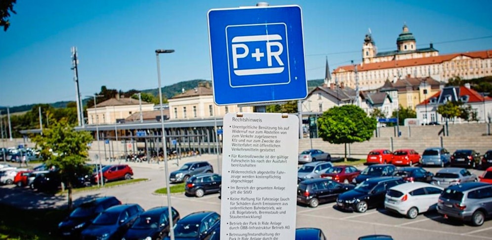 Die Park and Ride-Anlage am Bahnhof in Melk ist jeden Tag zum Bersten voll.